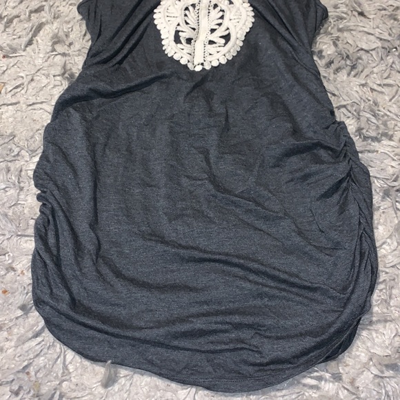 New with tags Kimi & Kai Maternity Dress - Picture 3 of 4